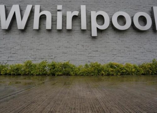 Whirlpool, Di Maio revoca gli incentivi: l’azienda non chiude