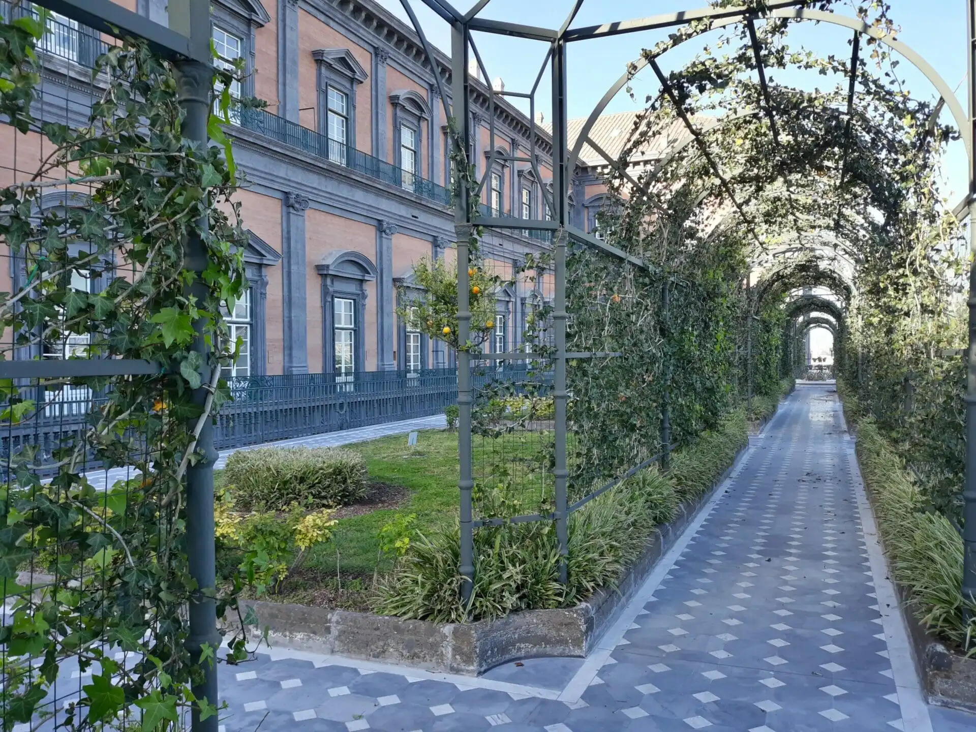 Il giardino pensile di Palazzo Reale