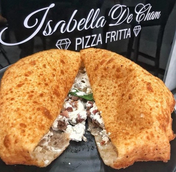 Pizza Fritta classica napoletana di Isabella De Cham